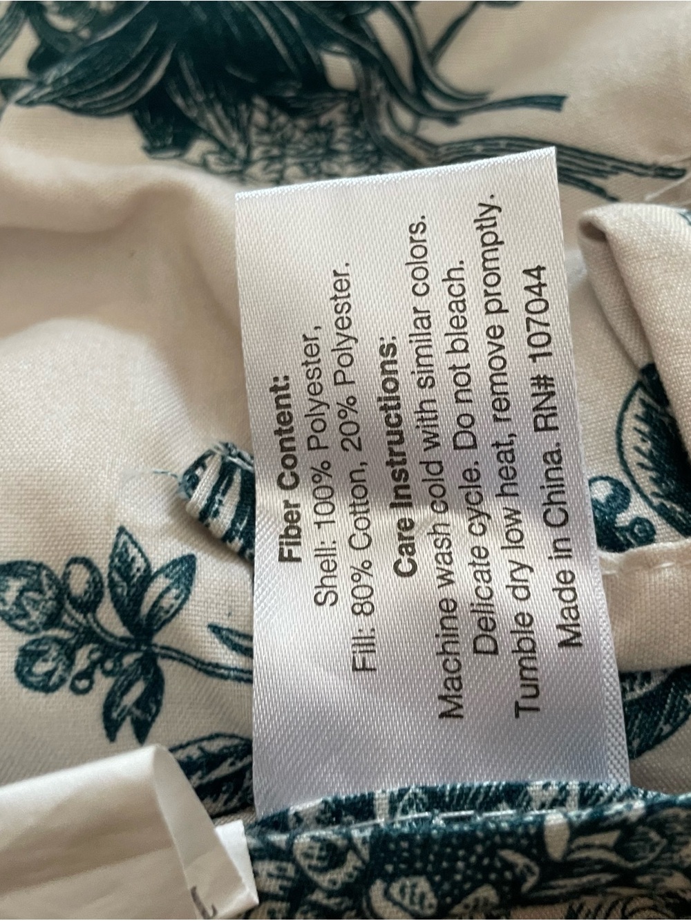 Beautiful Fall/Winter Reversible King Quilt Set - Quilt and Two Pillow Shams. - Picture 3 of 3